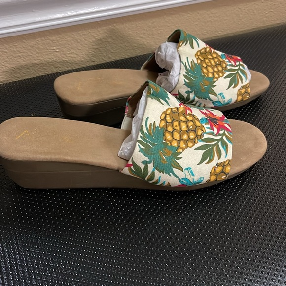Aerosoles Tropical Print Women's Slide Sandals - Picture 1 of 6